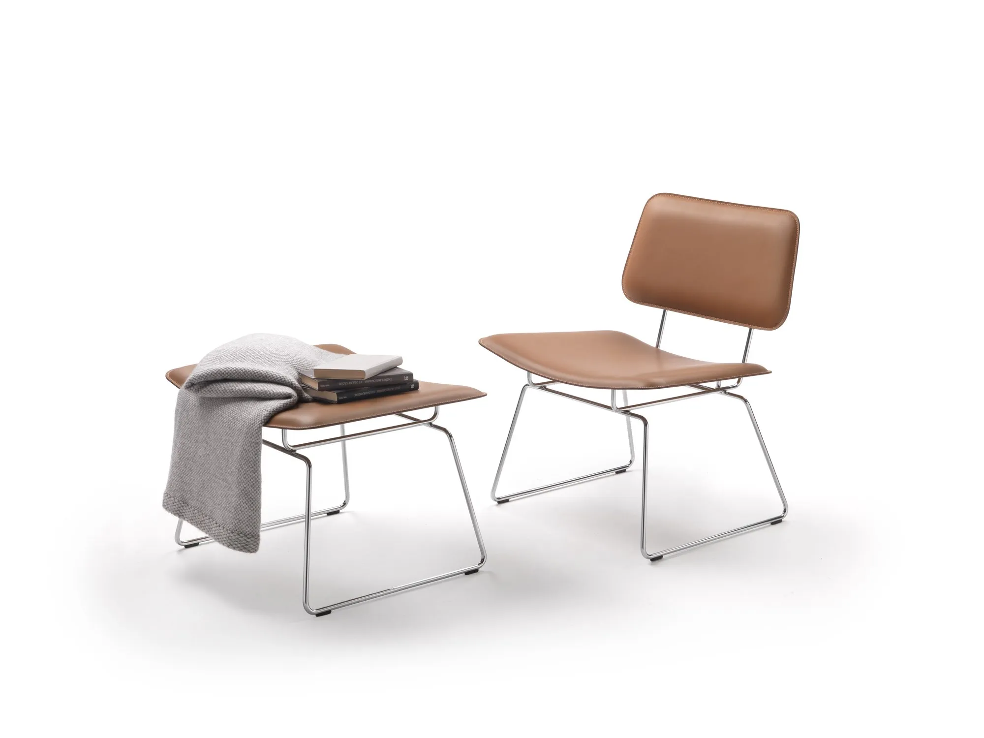 Echoes S.H. Ottoman - Flexform w Mesmetric