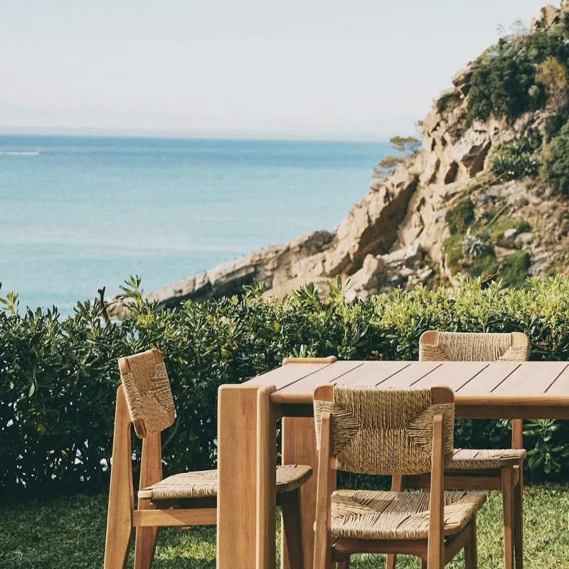 Atmosfera table outdoor - Gubi.dk w Mesmetric