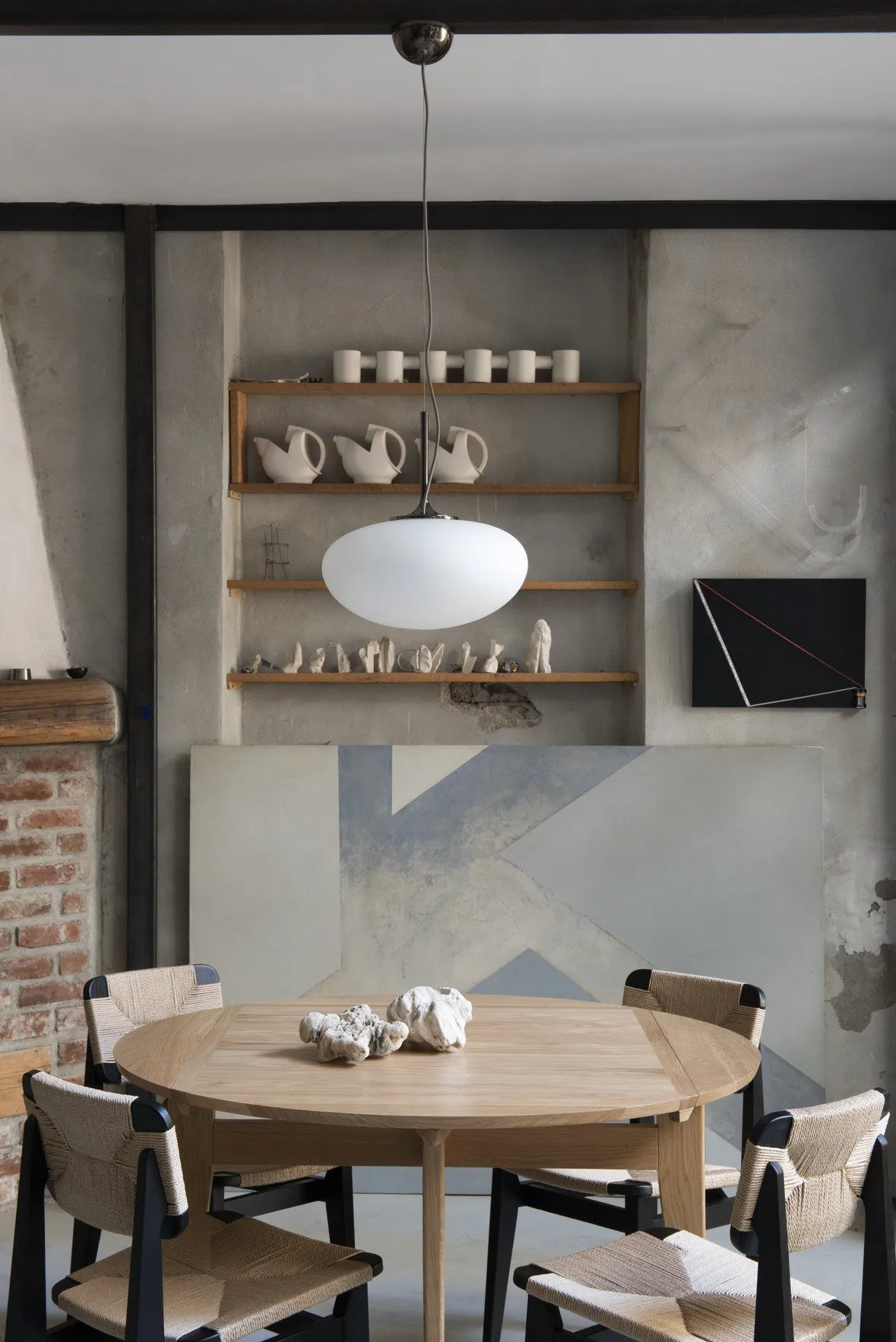 B-table pivoting round / square - Gubi.dk w Mesmetric