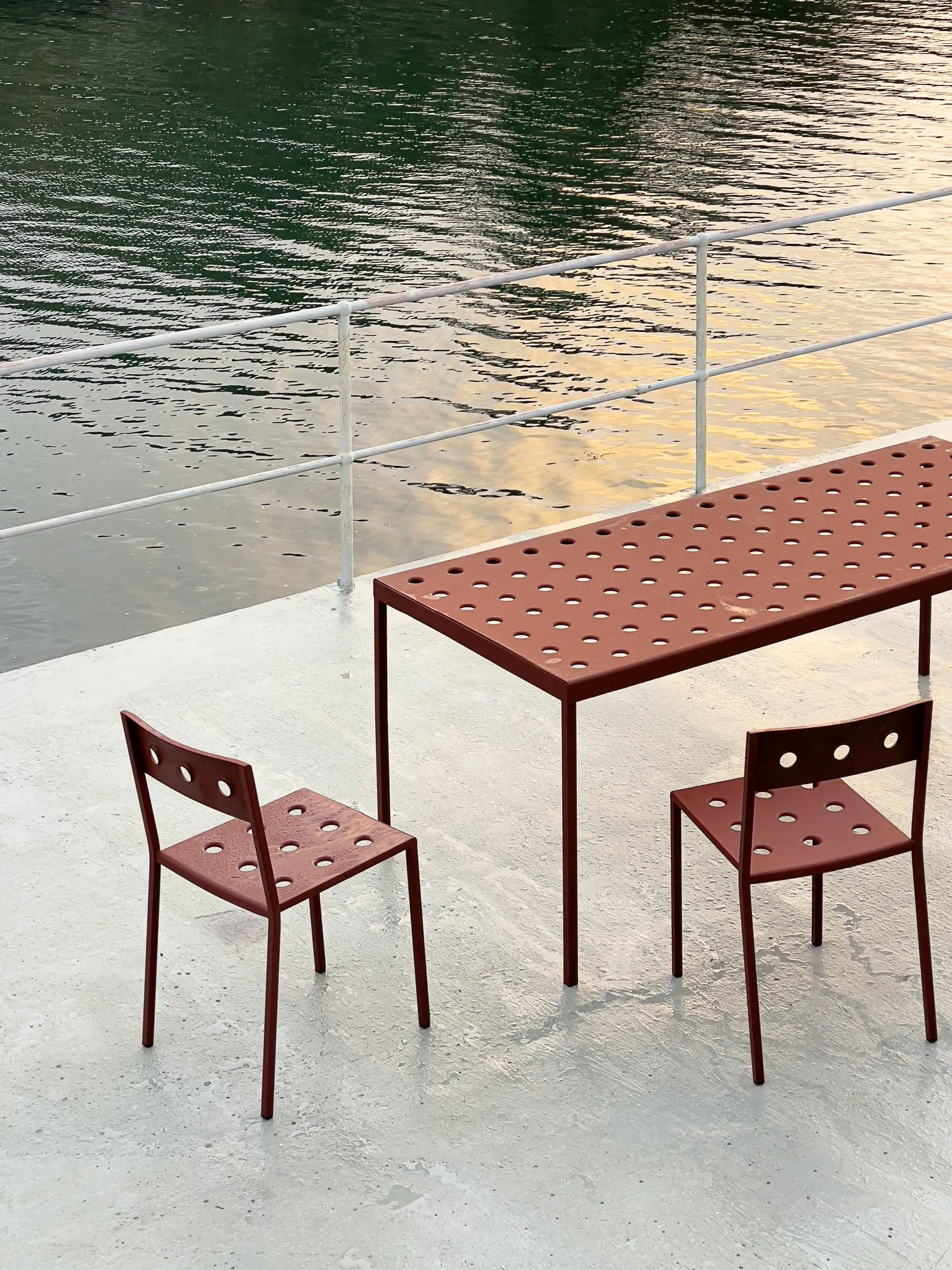 Balcony Table Outdoor – Hay at Mesmetric