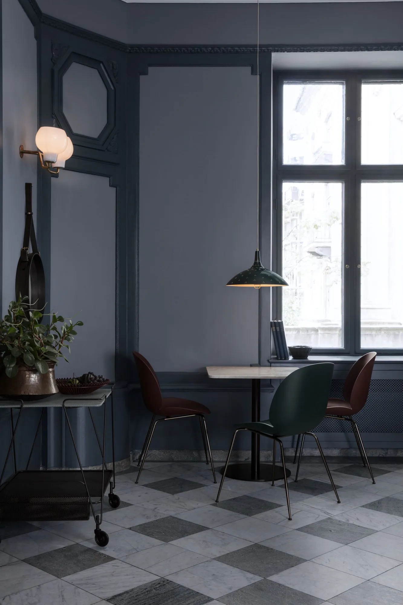 Beetle dining conic - Gubi.dk w Mesmetric
