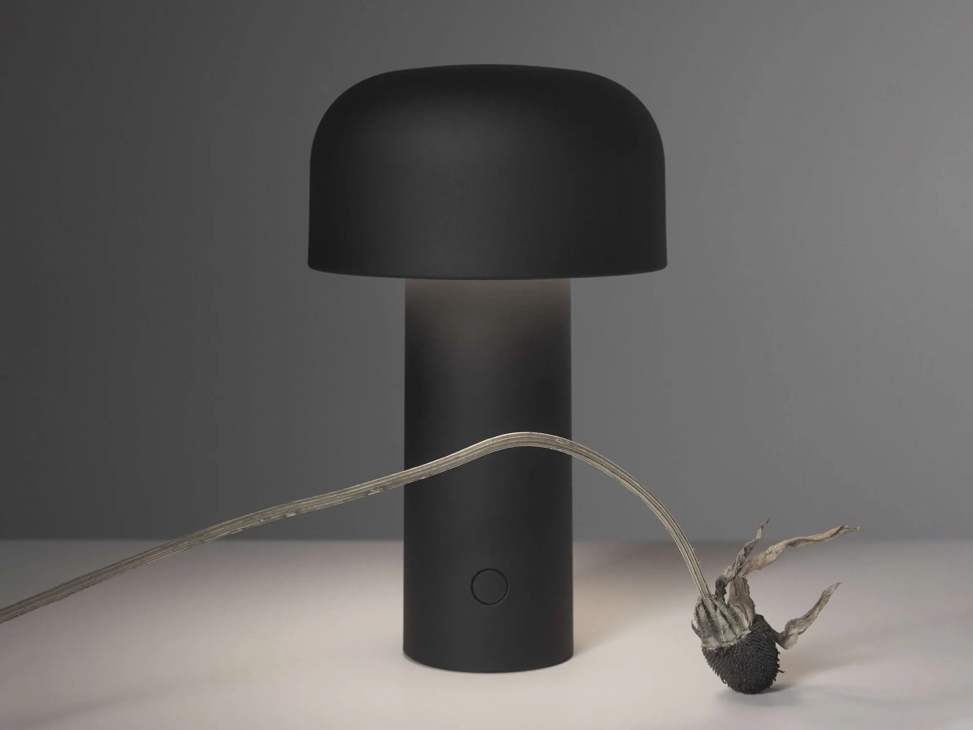 Bellhop Matte Black