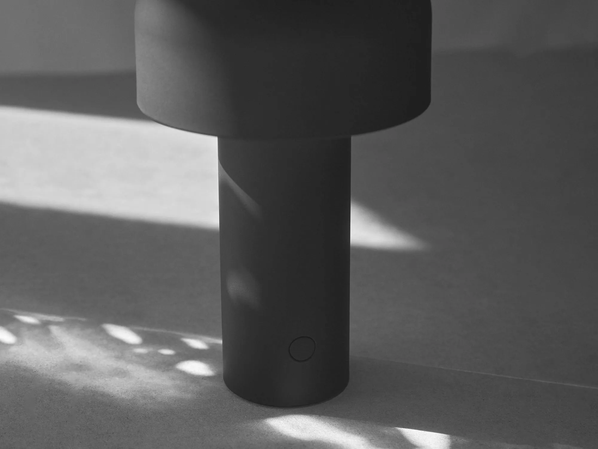 Bellhop Matte Black