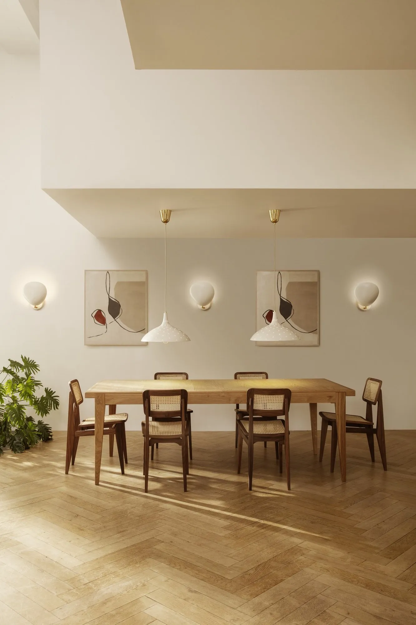 C-chair dining