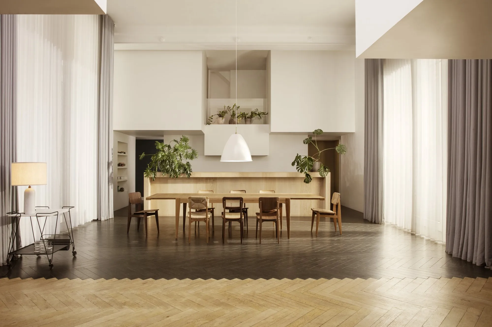 C-chair dining