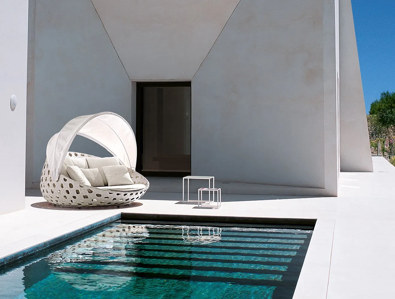 Canasta – B&B Italia Outdoor at Mesmetric