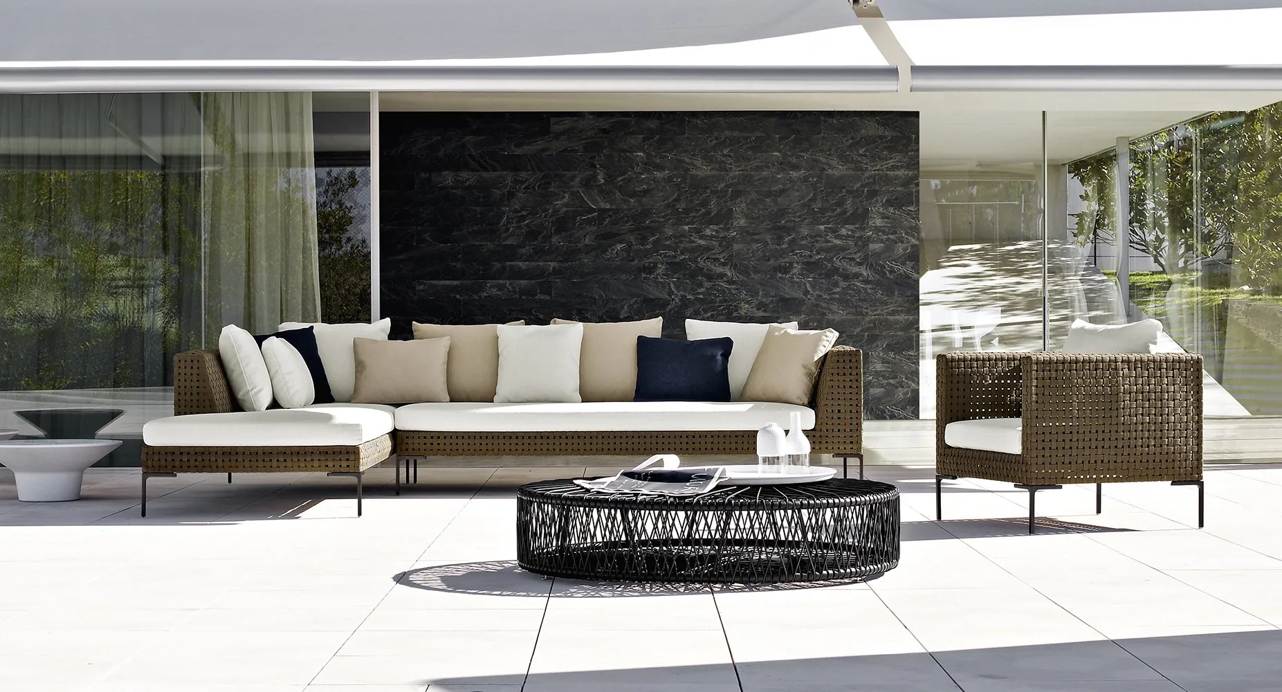 Charles Outdoor - B&B Italia Outdoor w Mesmetric