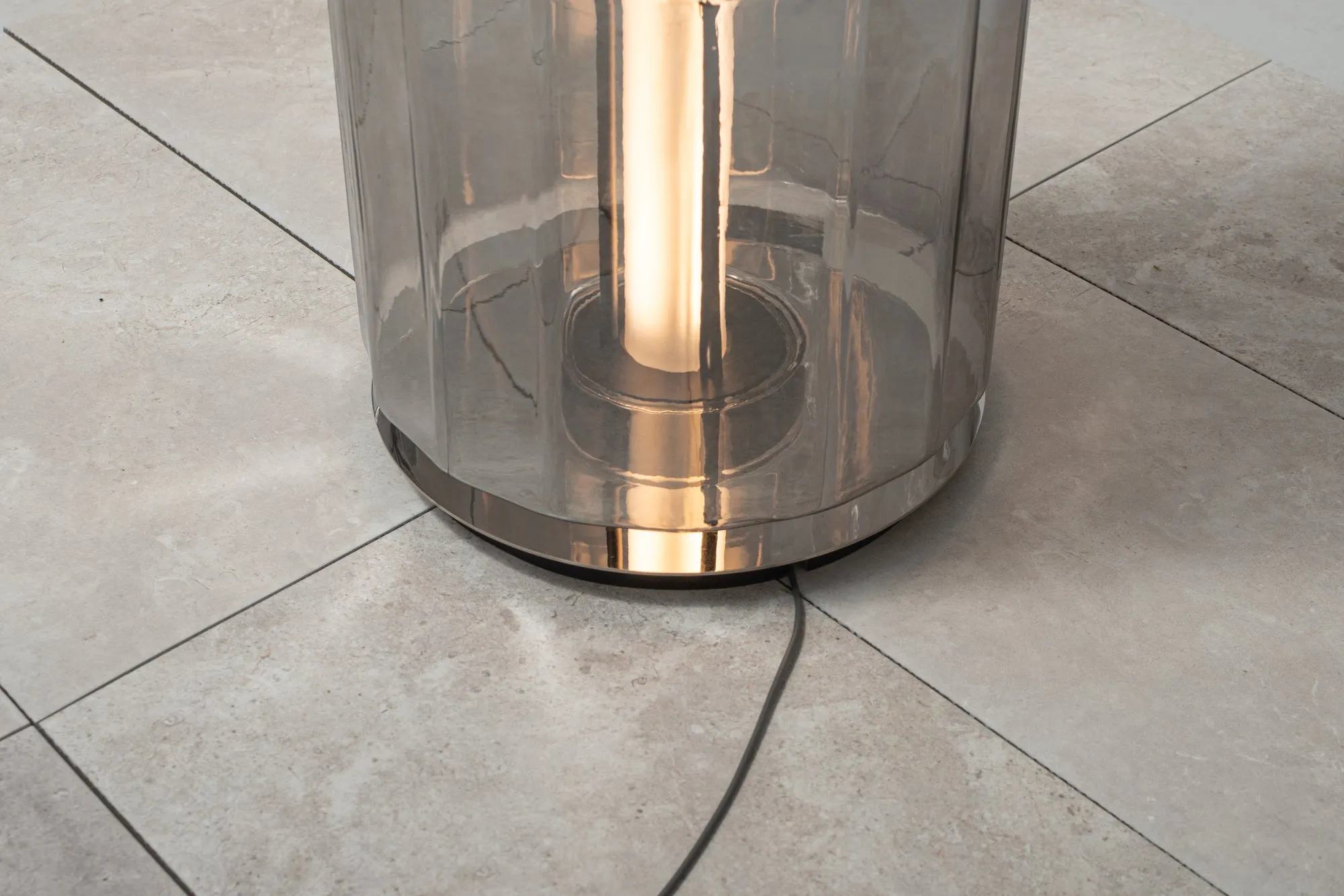 Column Floor - A-n-d w Mesmetric