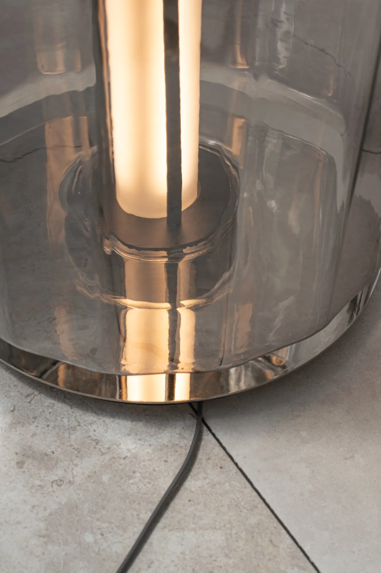 Column Floor - A-n-d w Mesmetric