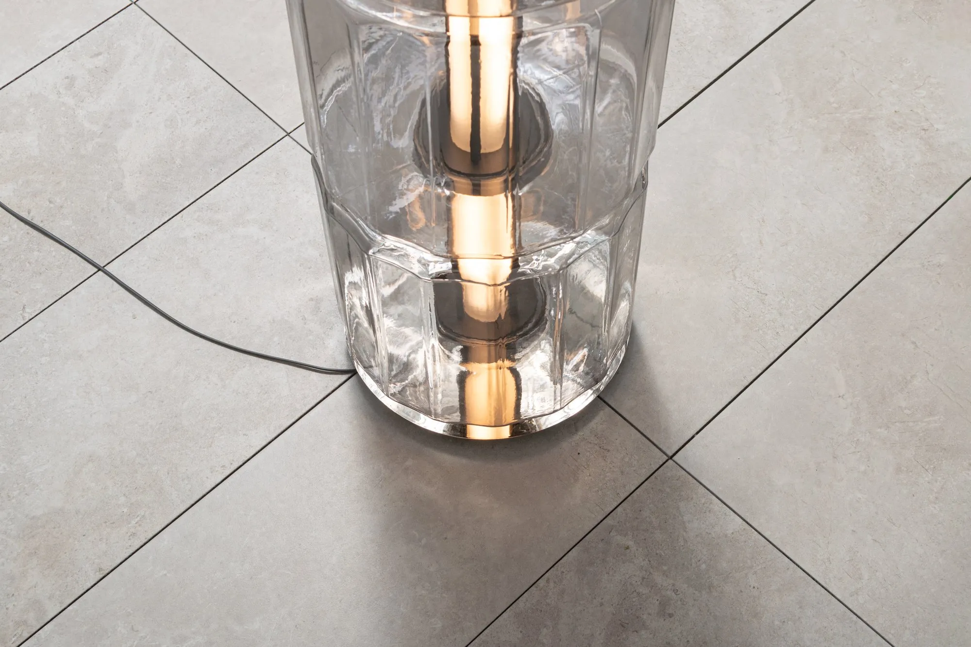 Column Floor - A-n-d w Mesmetric