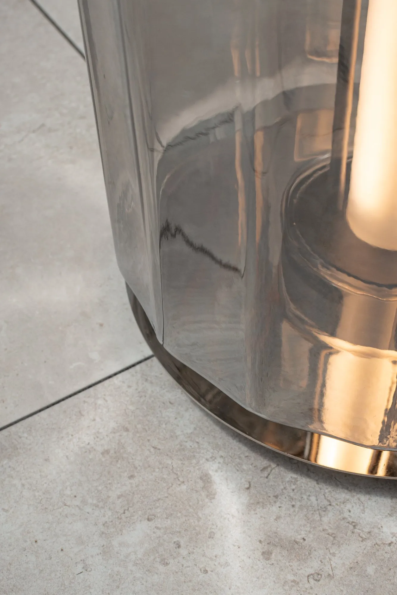 Column Floor - A-n-d w Mesmetric