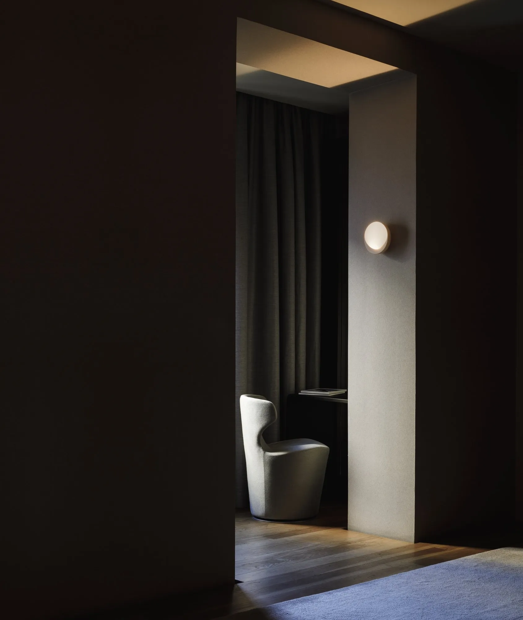 Dots Wall 4665