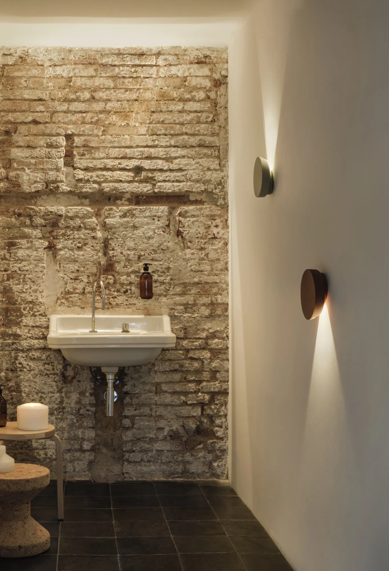 Dots Wall 4670 - Vibia w Mesmetric