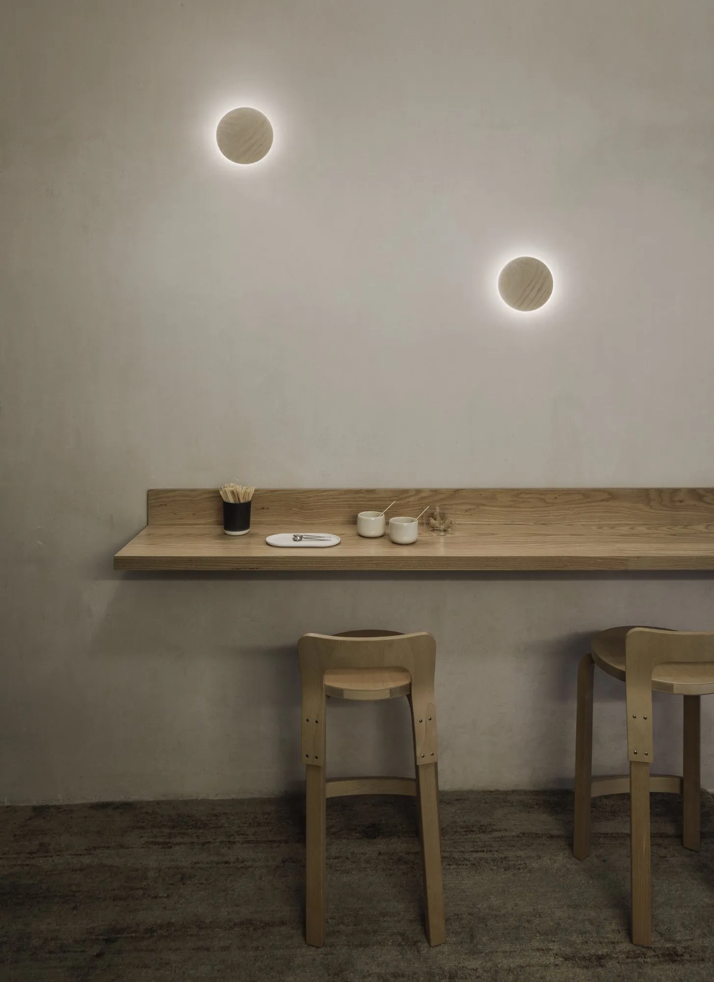 Dots Wall 4675