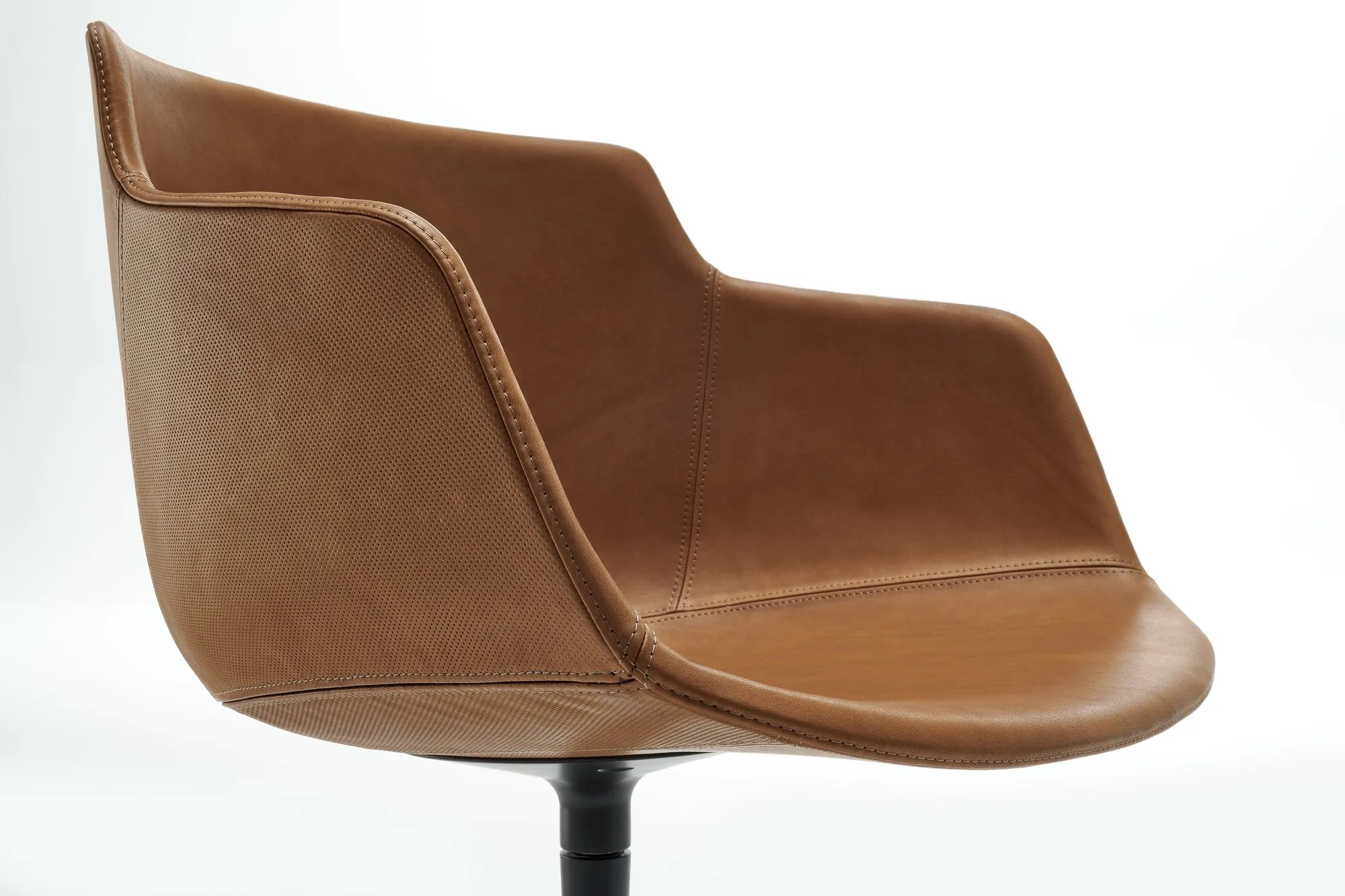 Flow Slim Leather Central Leg – MDF Italia at Mesmetric