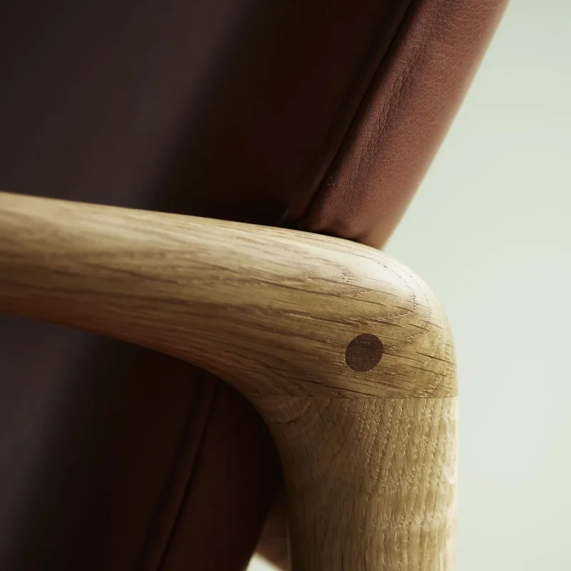 OW124 Beak Chair - Carl Hansen w Mesmetric