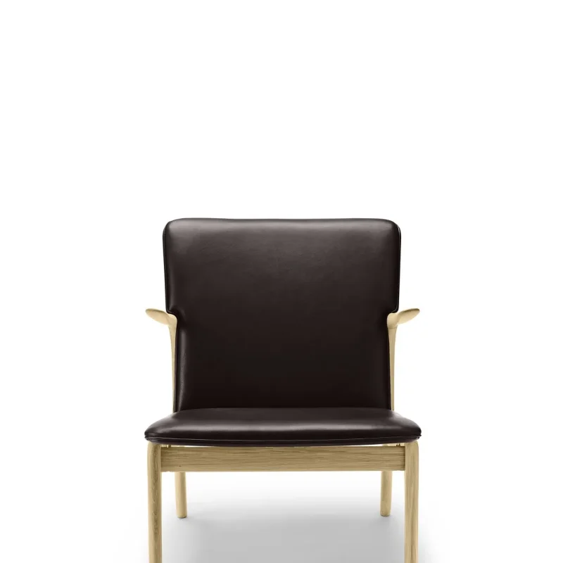 OW124 Beak Chair - Carl Hansen w Mesmetric