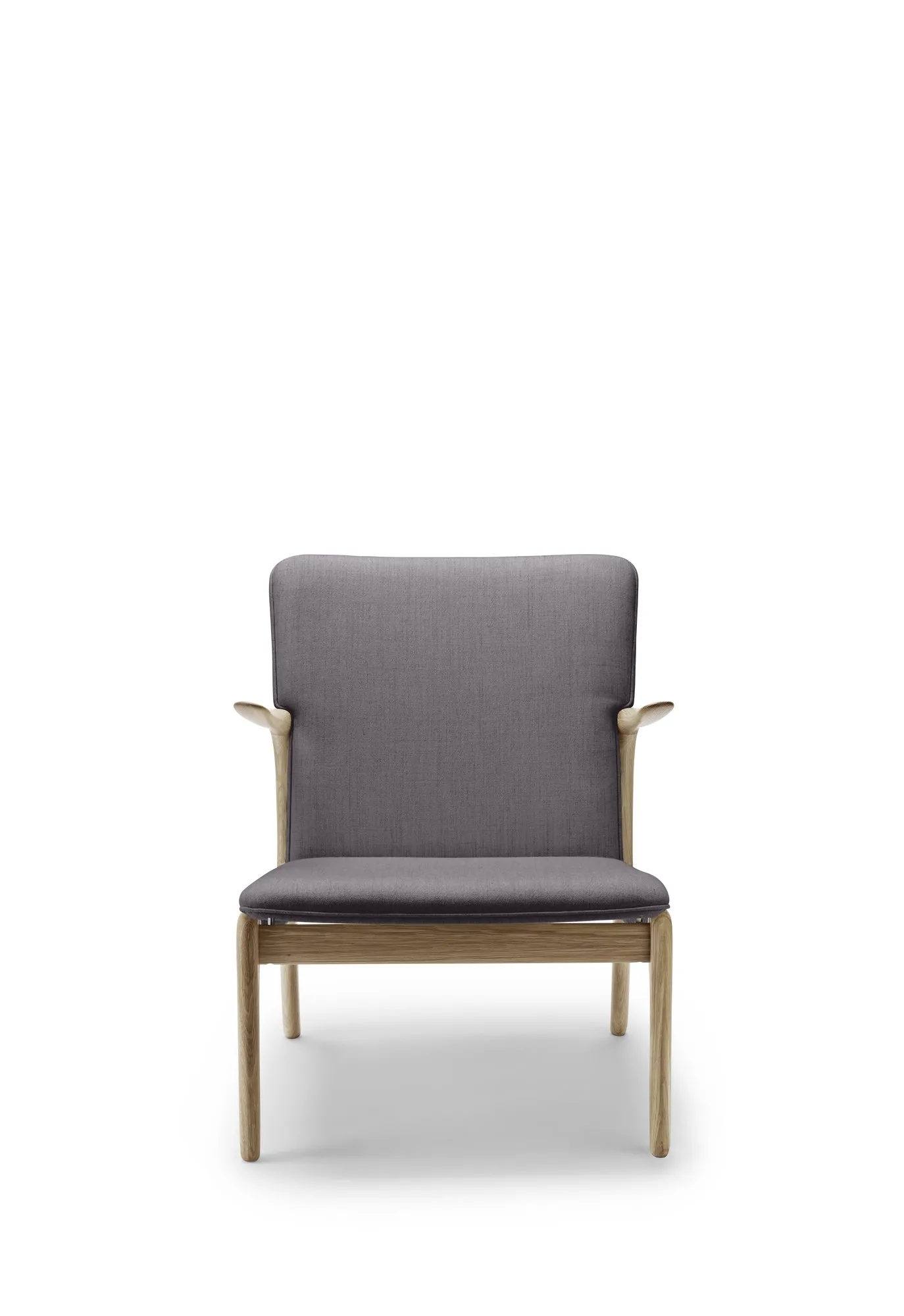 OW124 Beak Chair - Carl Hansen w Mesmetric