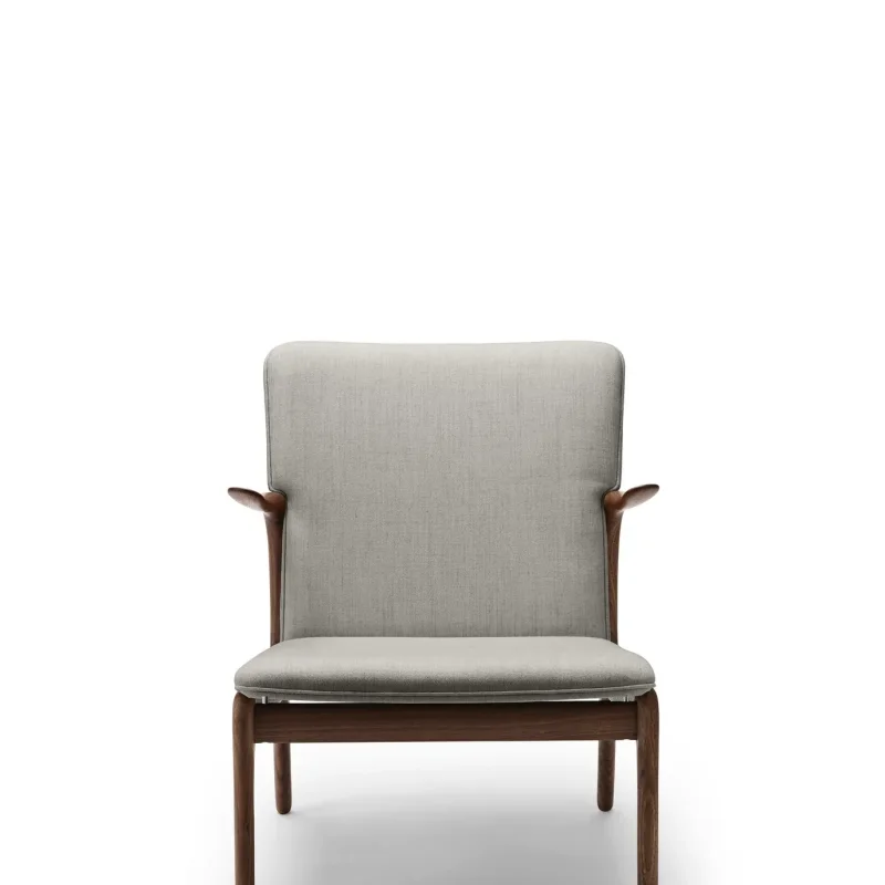OW124 Beak Chair - Carl Hansen w Mesmetric