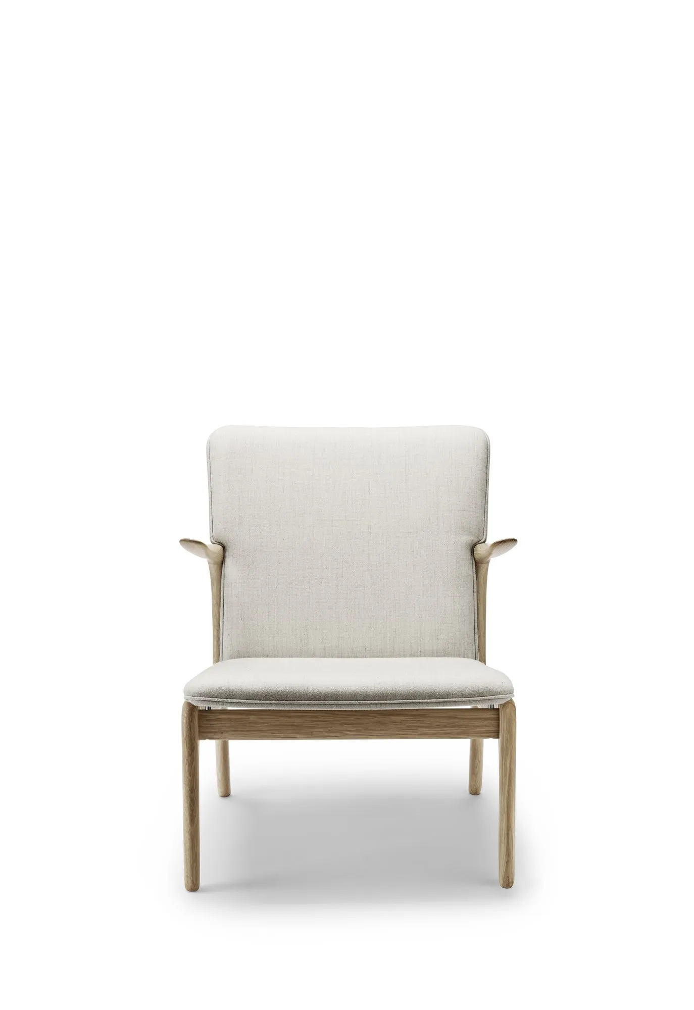 OW124 Beak Chair - Carl Hansen w Mesmetric