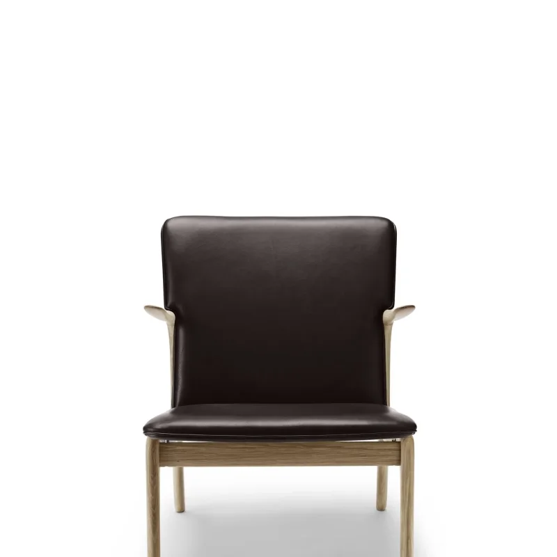 OW124 Beak Chair - Carl Hansen w Mesmetric