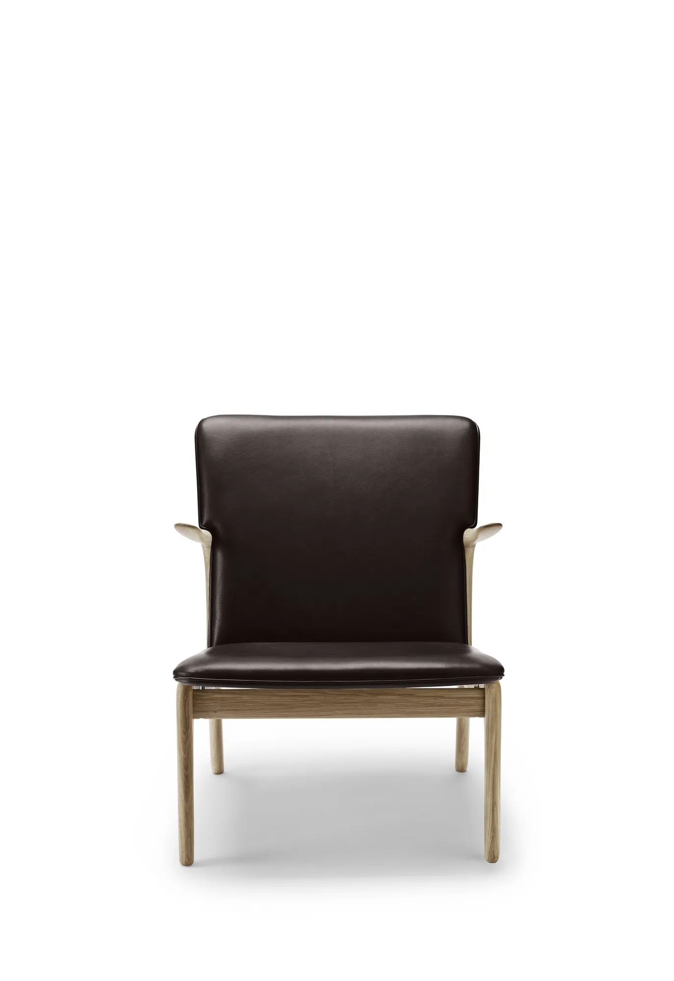 OW124 Beak Chair - Carl Hansen w Mesmetric