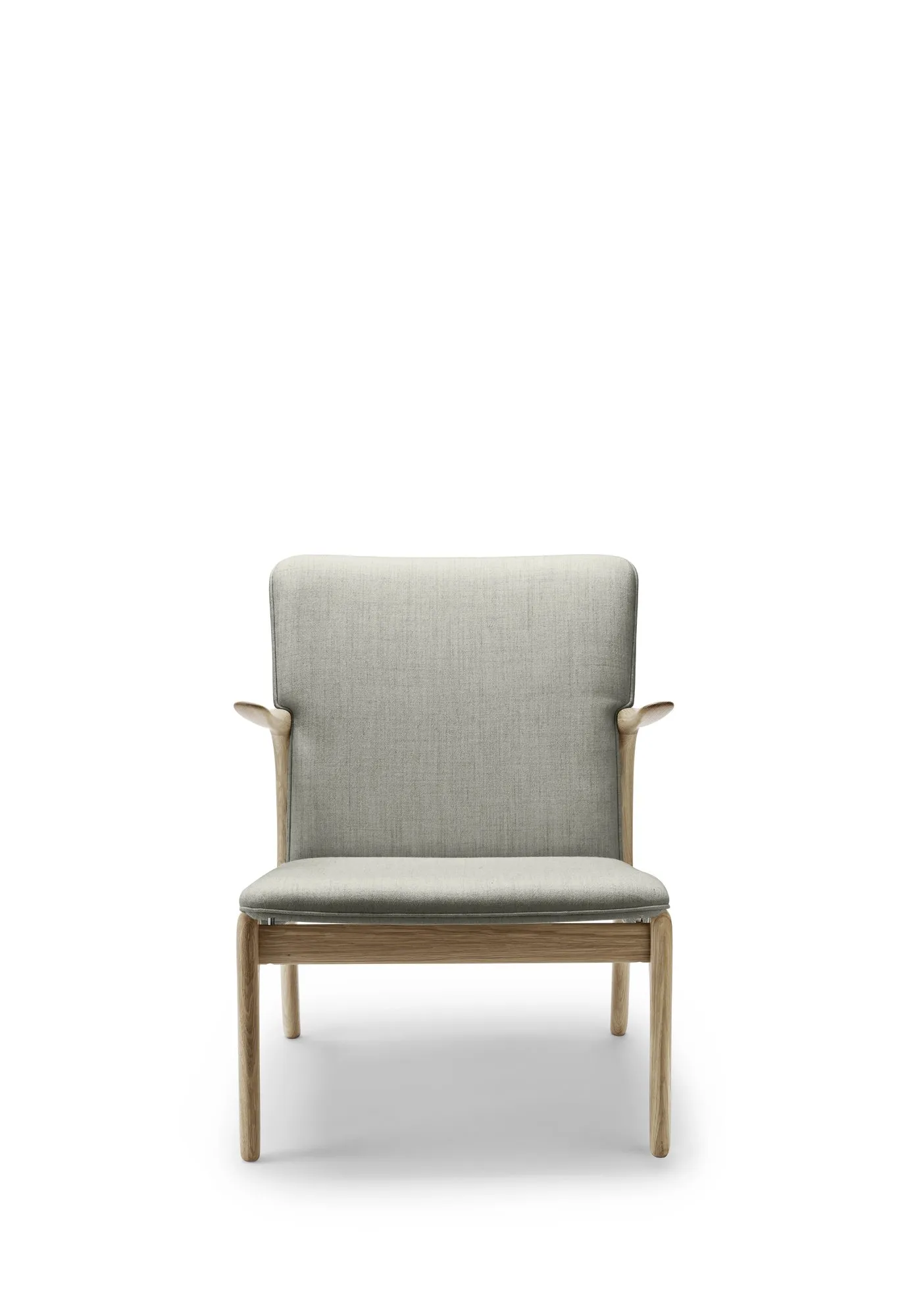 OW124 Beak Chair - Carl Hansen w Mesmetric