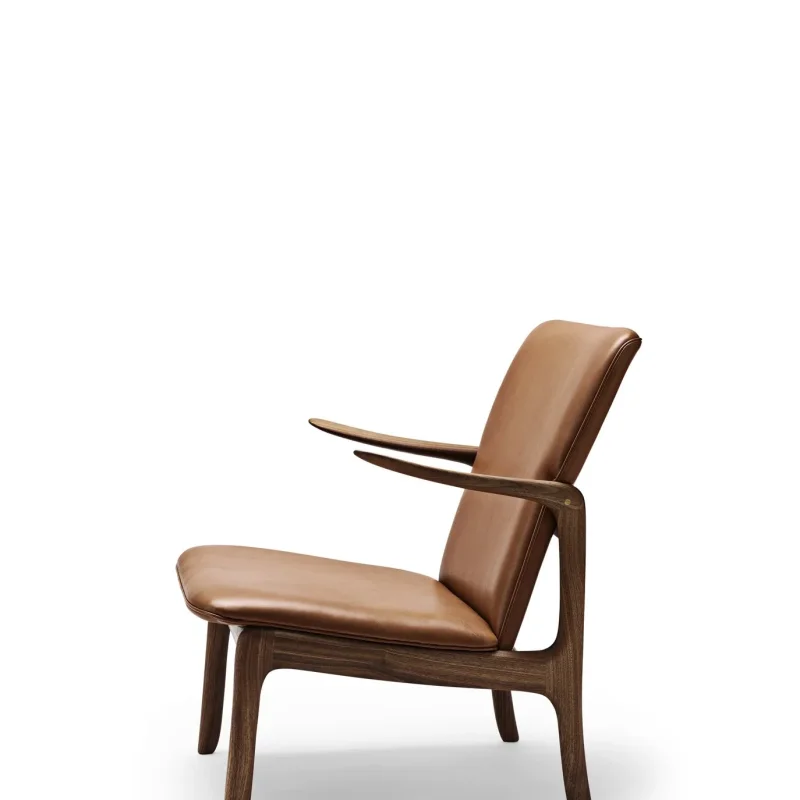 OW124 Beak Chair - Carl Hansen w Mesmetric