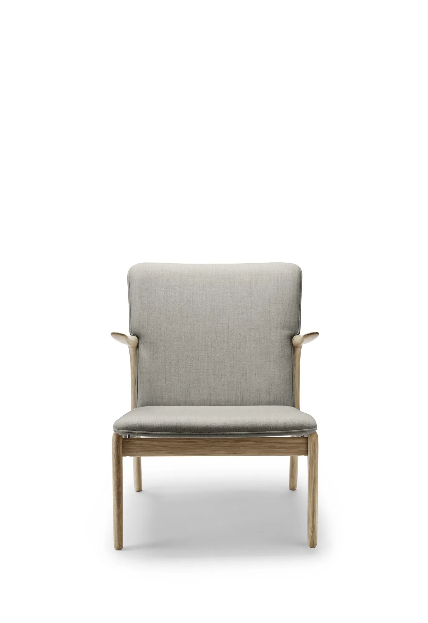 OW124 Beak Chair - Carl Hansen w Mesmetric