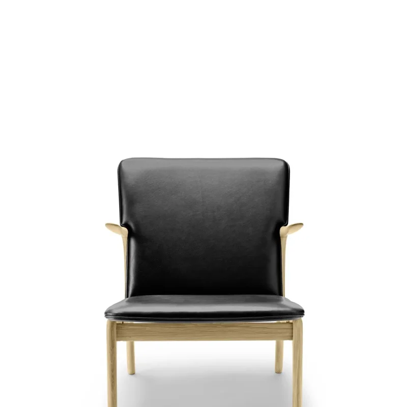 OW124 Beak Chair - Carl Hansen w Mesmetric