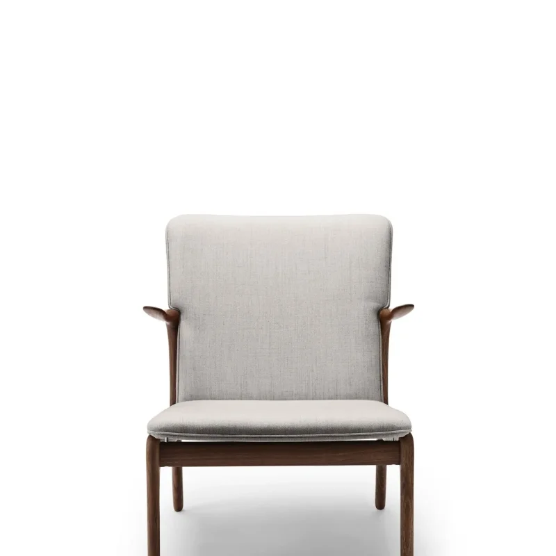 OW124 Beak Chair - Carl Hansen w Mesmetric