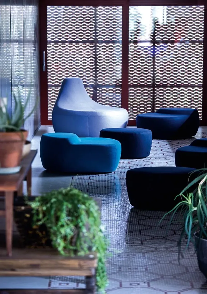 Saruyama Island Settee