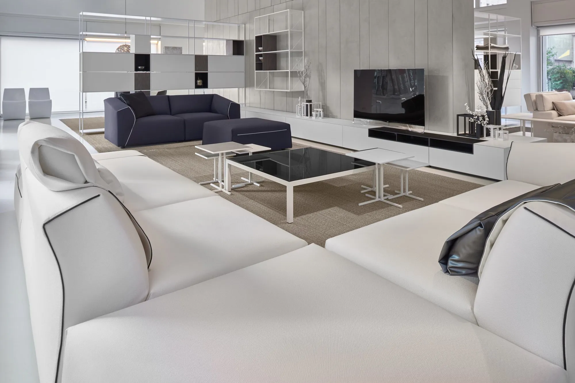 Thea - MDF Italia w Mesmetric