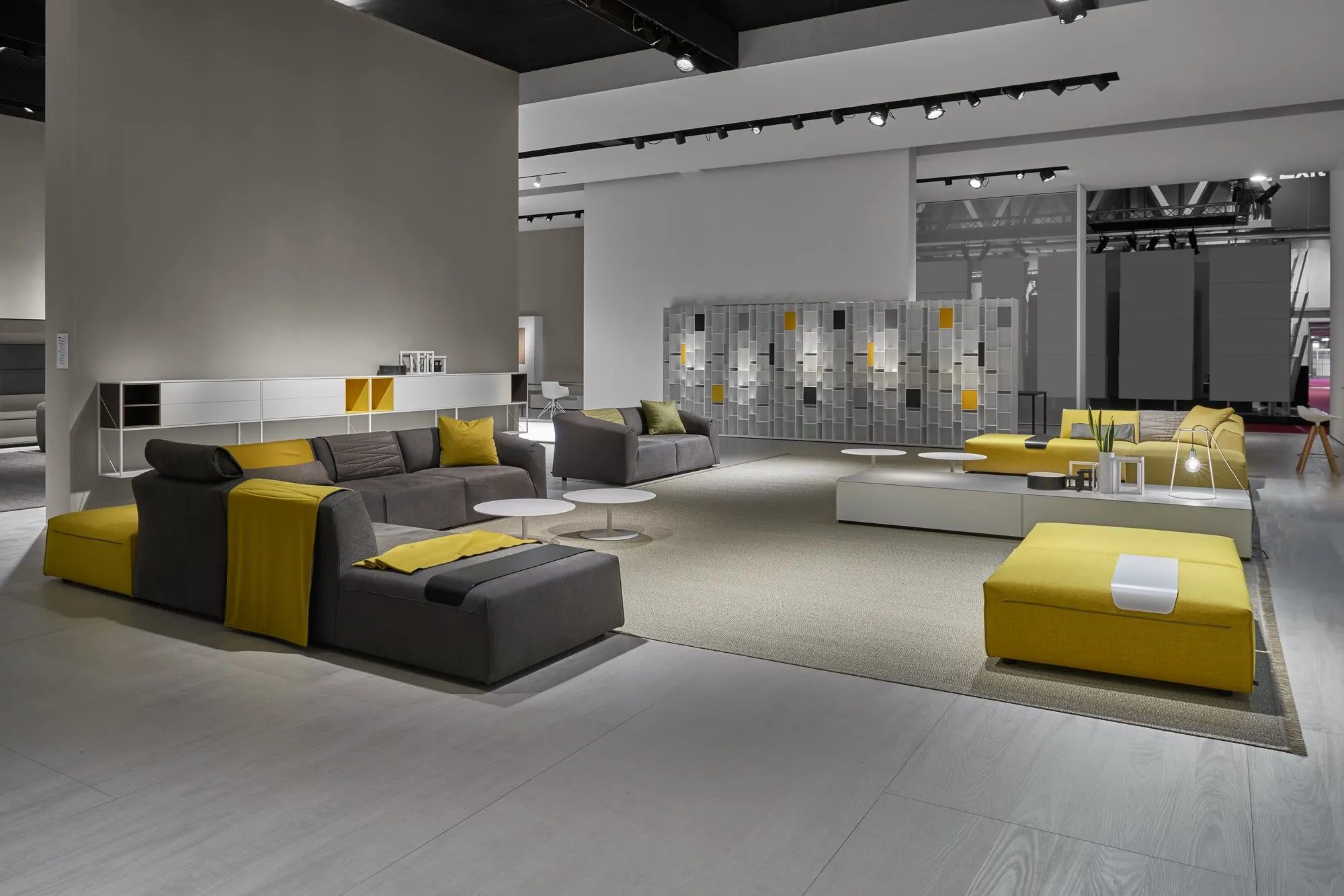Thea - MDF Italia w Mesmetric