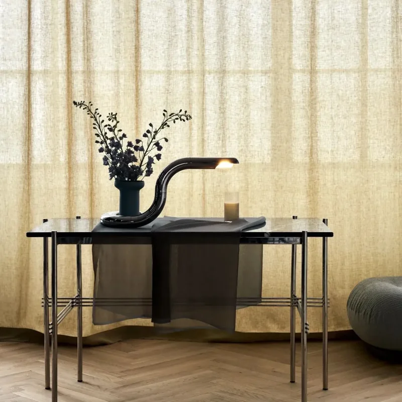 Ts desk - Gubi.dk w Mesmetric