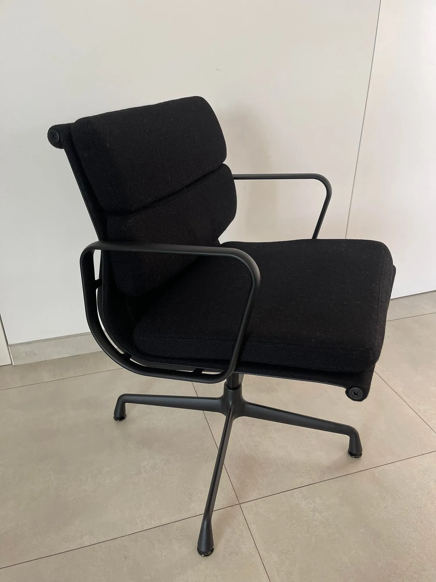 Soft Pad Group EA 208 – Vitra at Mesmetric