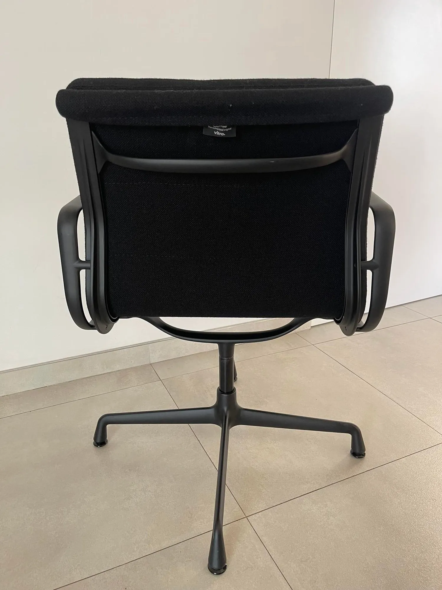 Soft Pad Group EA 208 – Vitra at Mesmetric