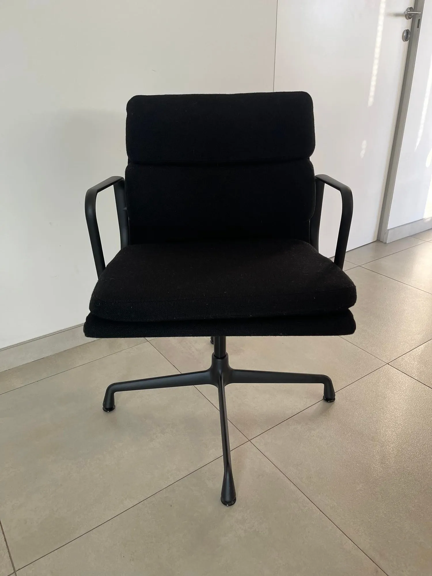 Soft Pad Group EA 208 – Vitra at Mesmetric