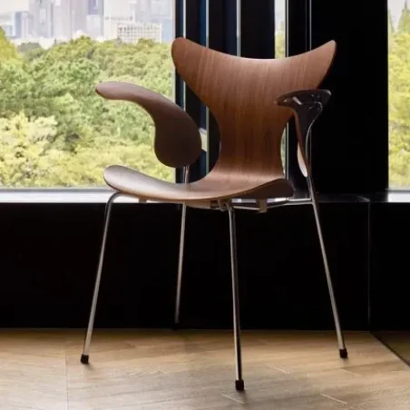 Lily - Fritz Hansen w Mesmetric