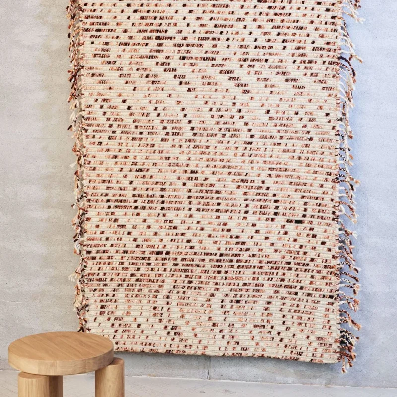 Lines Red – CC-Tapis at Mesmetric
