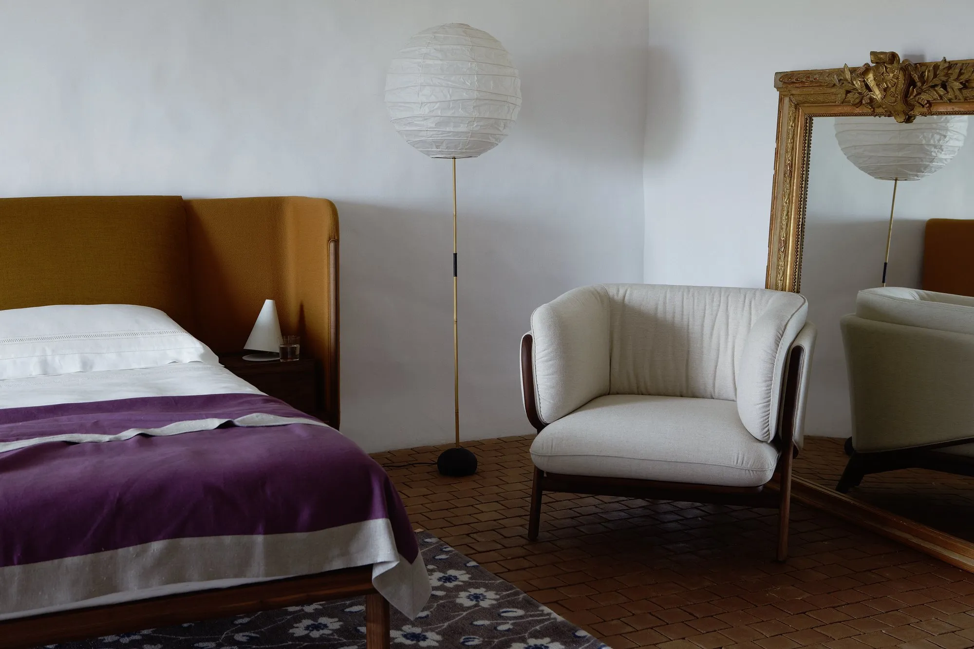 112-113 Low Dubois Bed – De La Espada at Mesmetric