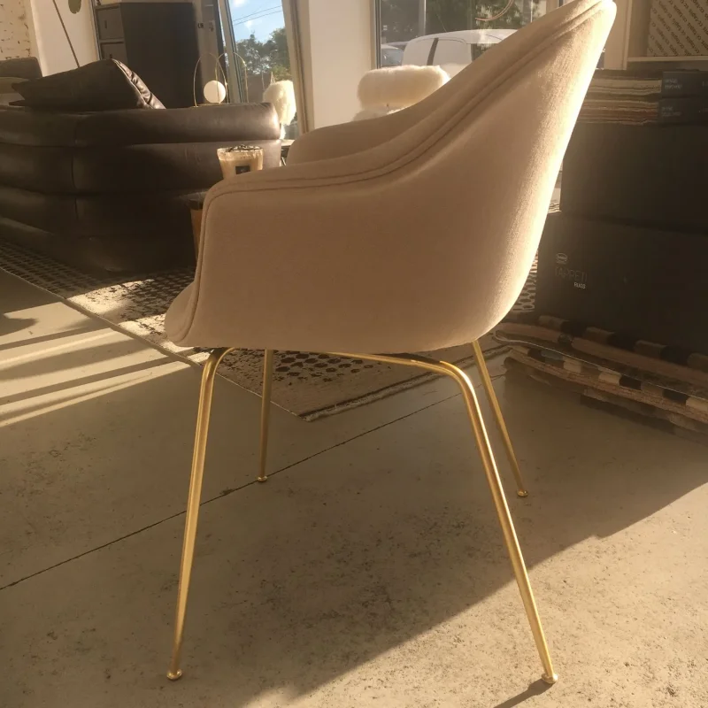 Bat Dining Conic Base Upholstered – Gubi.dk at Mesmetric