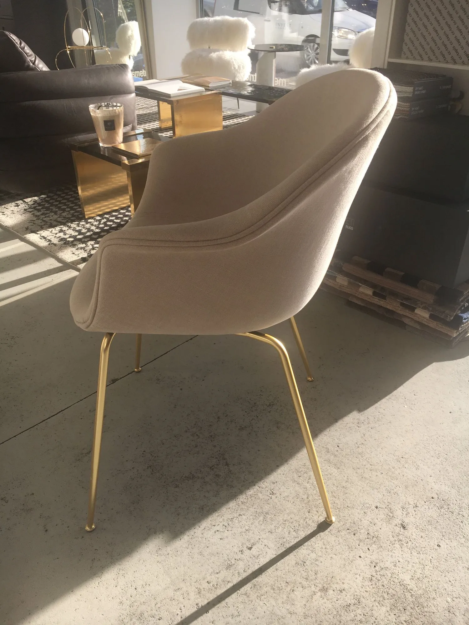 Bat Dining Conic Base Upholstered – Gubi.dk at Mesmetric