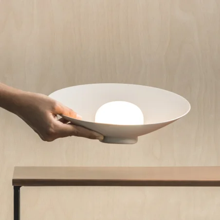 Musa Table 7404 portable - Vibia w Mesmetric