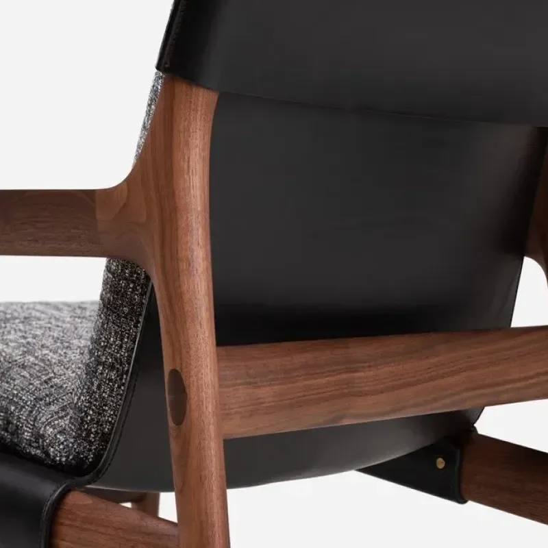 124S Sela Lounge Chair Narrow Arms - De La Espada w Mesmetric