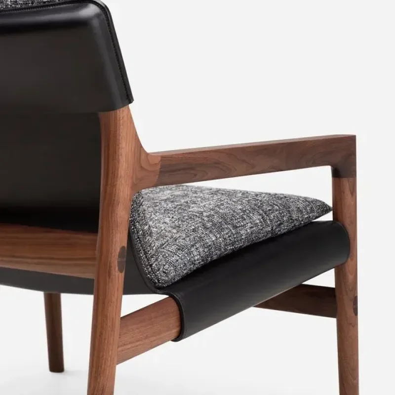 124S Sela Lounge Chair Narrow Arms - De La Espada w Mesmetric