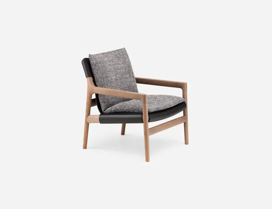 124S Sela Lounge Chair Narrow Arms - De La Espada w Mesmetric