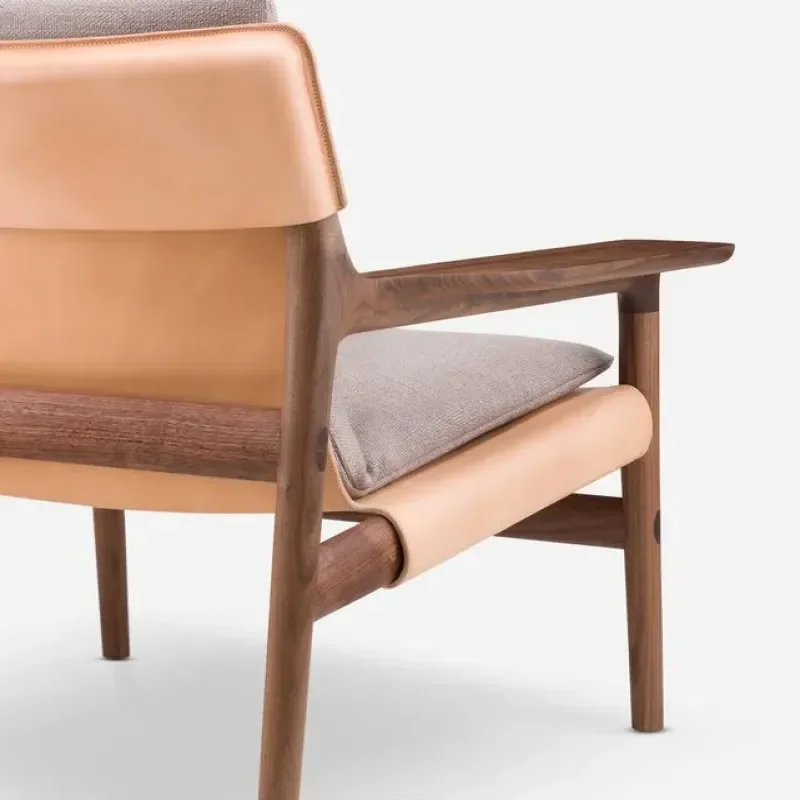 124SZ Sela Lounge Chair Wide Arms - De La Espada w Mesmetric