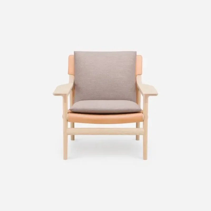124SZ Sela Lounge Chair Wide Arms - De La Espada w Mesmetric