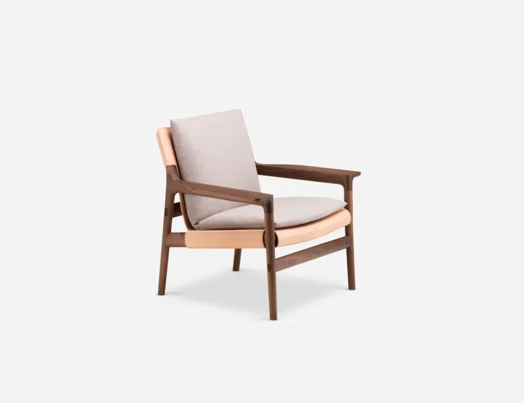 124SZ Sela Lounge Chair Wide Arms - De La Espada w Mesmetric